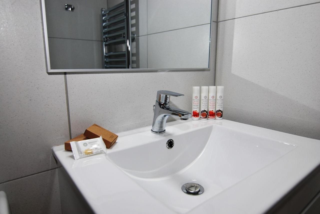 Brand New Cozy Basement Apartment 아르고스톨리온 외부 사진