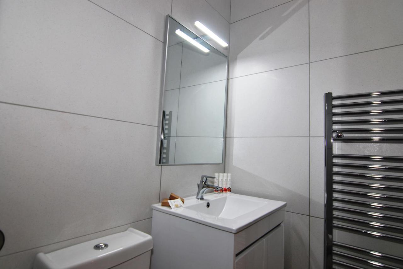 Brand New Cozy Basement Apartment 아르고스톨리온 외부 사진
